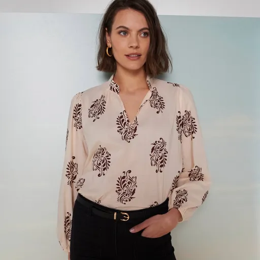 Blúzka so stojačikom, nazberanými rukávmi a potlačou