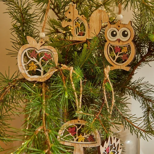 Súprava 6 drevených závesných dekorácií