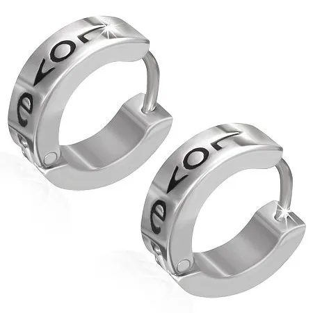 Náušnice z nehrdzavejúcej ocele - lesklá strieborná farba, nápis LOVE