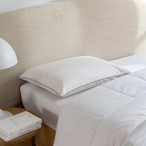 Latexový ergonomický vankúš Dunlop s mikroperforáciou, tvar mydla