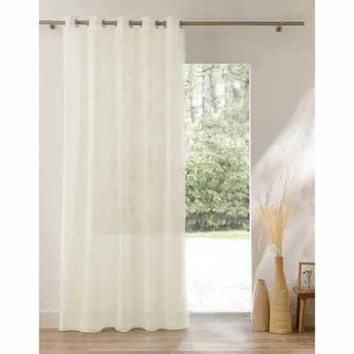 Jednofarebný voálový záves zakončený kovovými očkami