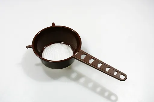 TVAR - Cedník 12cm, rôzne farby