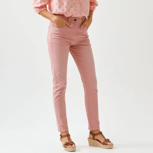 Úzke nohavice s vysokým pásom pre vysokú postavu