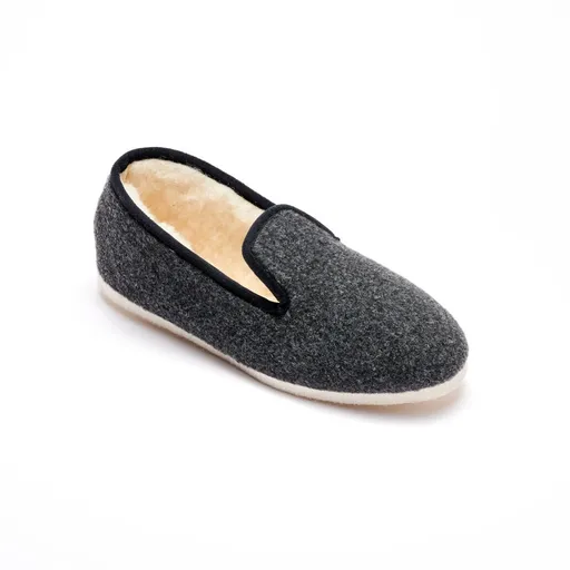 Jednofarebné papuče s vlnenou podšívkou a tichým došľapom