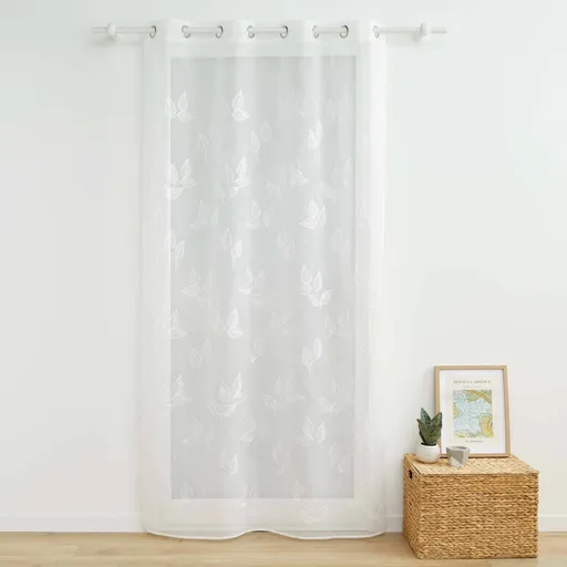 Voálová záclona s výšivkou lístkov