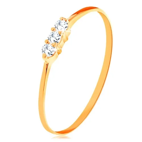 Prsteň v žltom zlate 585 - tenké lesklé ramená, línia troch čírych zirkónikov - Veľkosť: 48 mm