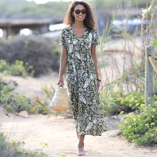 Dlhé krepónové šaty s potlačou a výstrihom do V