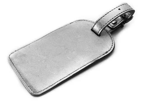 Tmavo strieborná kožená visačka na batožinu 619-5405-29