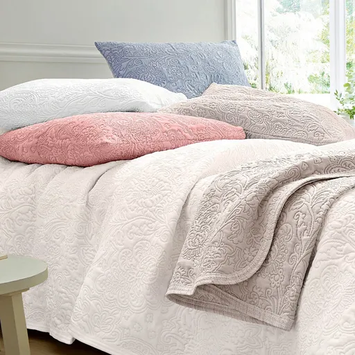 Jednofarebná prikrývka na posteľ Melisa