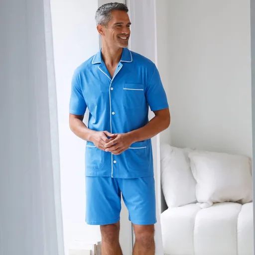 Jednofarebné pyžamo s kabátikom a šortkami