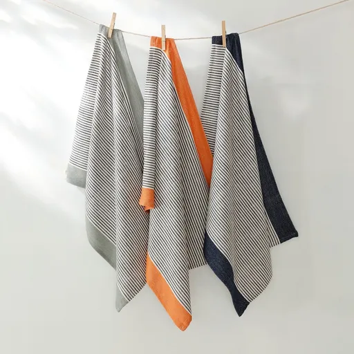 Súprava pruhovaných utierok s farbeným vláknom