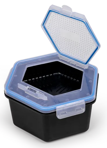 Zebco krabička na živé nástrahy se sítem secure-lock bait box and sieve 2 l