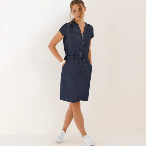 Krátke šaty z tenkého denimu s výstrihom na zips a šnúrkou v páse