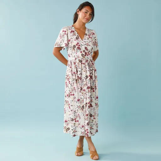 Dlhé šaty s potlačou a gombíkmi pre nižšiu postavu