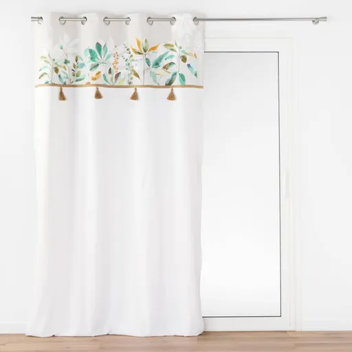 Záves so strapcami a kvetinovým vzorom