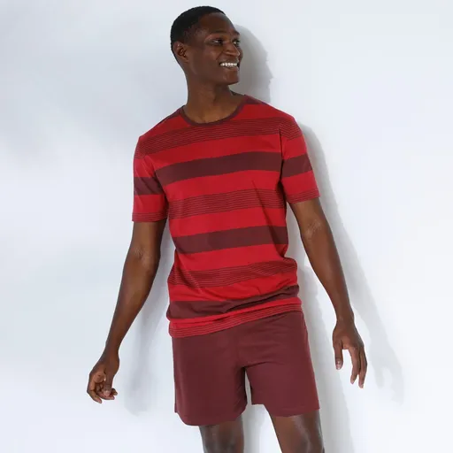 Pyžamo so šortkami a pruhmi