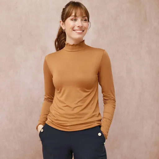 Jednofarebné tričko so stojačikom a zvlneným zakončením