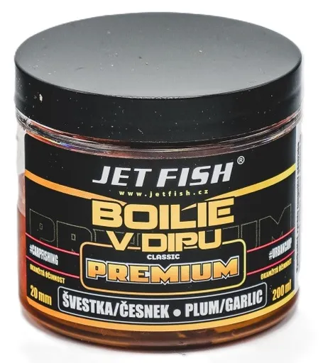 Jet fish boilie v dipe premium clasicc 200 ml 20 mm - slivka cesnak