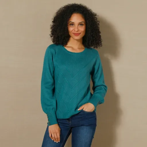 Pulóver so vzorom a ozdobnými gombíkmi