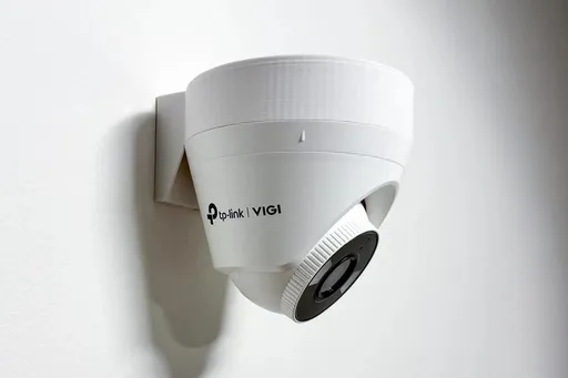 TP-LINK držiak s káblovou krytkou pre kamery VIGI C400/C420/C430/450 na stenu, biely