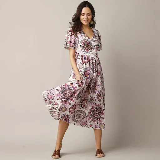 Dlhé rozšírené šaty s potlačou