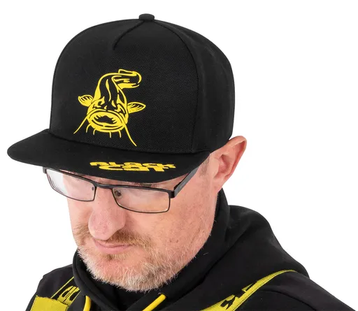 Black cat šiltovka black flat peak cap