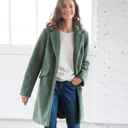 Buklé kabát so širokým golierom