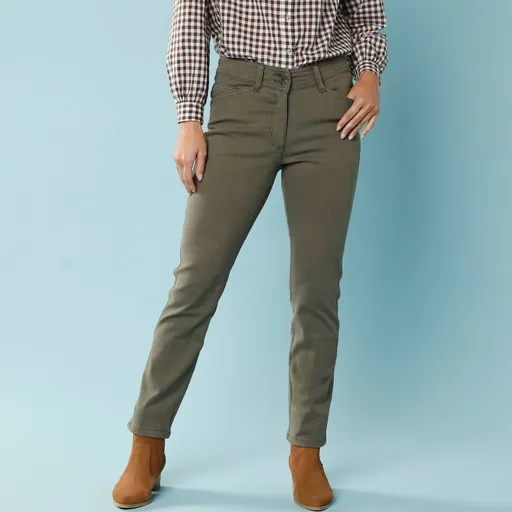 Rovné nohavice pre nižšiu postavu