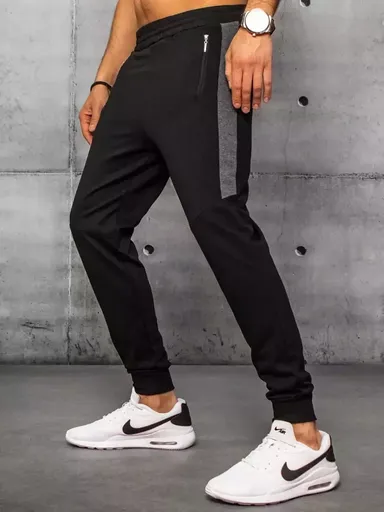 Pánske tepláky čiernej farby.