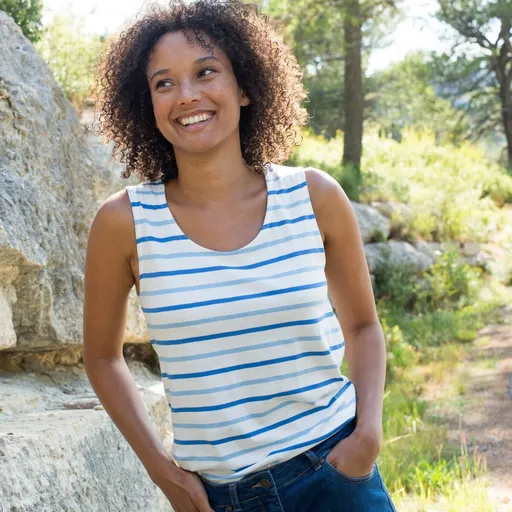 Prúžkovaný top so širokými ramienkami