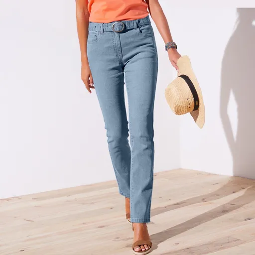 Rovné nohavice s opaskom pre nižšiu postavu