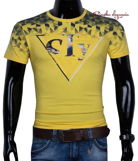 Žlté tričko v trendovom prevedení.